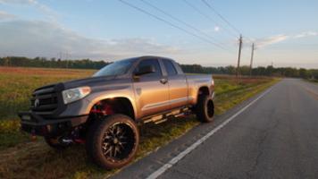 2014 5.7 liter Toyota Tundra TRD 4×4